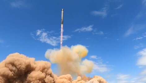 Rusijos gynybos ministerija skelbia vaizdu su esą raketos &bdquo;Sarmat&ldquo; bandymu