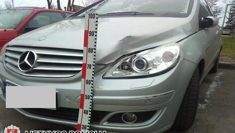 Apgadintas automobilis &bdquo;Mercedes-Benz&ldquo;