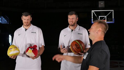 Broliai Lavrinovičiai ir Saulius Urbonavičius-Samas