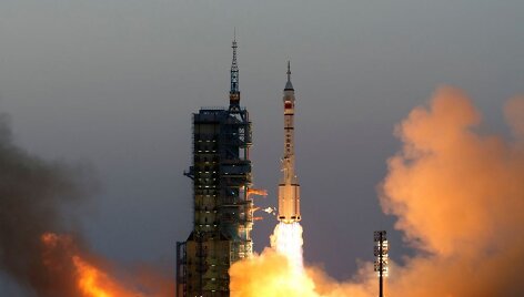 "Shenzhou 11" pakilimas