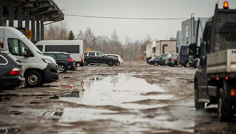 Garsiųjų Panevėžio prekybos bazių aik&scaron;telė remonto gali nesulaukti