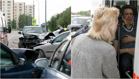 Kaune BMW rėžėsi į stovinčius automobilius