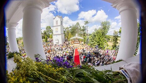 Atlaidai Piva&scaron;iūnuose kasmet pritraukia minias tikinčiųjų.