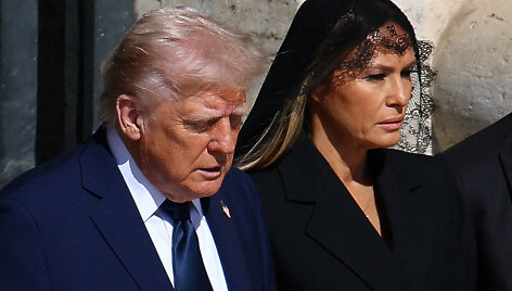 Donaldas Trumpas ir jo žmona Melania / Reuters