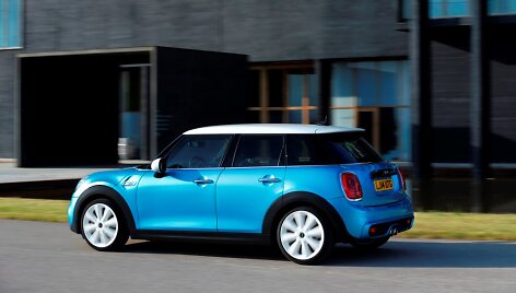 Pirmasis penkerių durų &bdquo;Mini&ldquo;