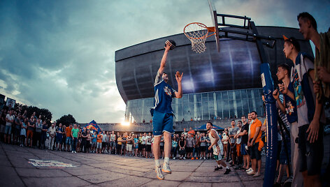 Red Bull King of the Rock&rdquo; gatvės krep&scaron;inio finalinis turnyras