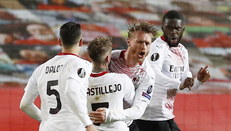&bdquo;AC Milan&ldquo; futbolininkai &scaron;venčia įvartį