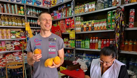Vaidotas Žala komandos narius vai&scaron;ino mangais