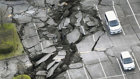 Japonijos žemės drebėjimo padariniai i&scaron; oro