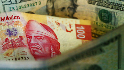 Meksikos pesai ir JAV doleriai