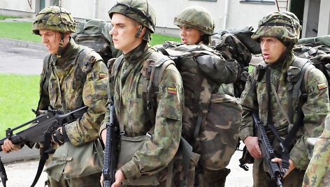 Mokiniai dalyvavo 12 savaičių trukmės Baziniuose kariniuose mokymuose (BKM)