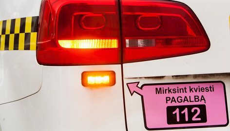 Ant &bdquo;Vilnius veža&ldquo; taksi automobilio galinės dalies sumontuota oranžinė lemputė