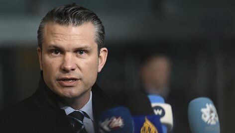 Pete'as Hegsethas / AP