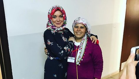 Lindsay Lohan pabėgėlių stovykloje Turkijoje