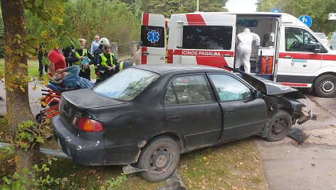 &bdquo;Toyota&ldquo; vairuotojas i&scaron;gabentas į ligoninę