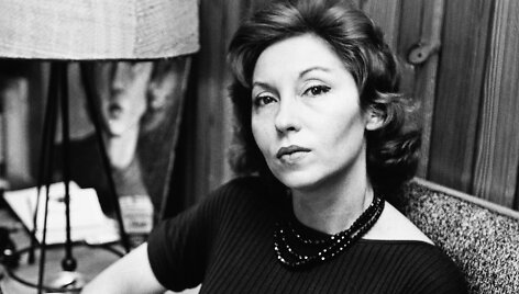 Clarice Lispector savo namuose Rio de Žaneire XX a. 7 de&scaron;. vid. 