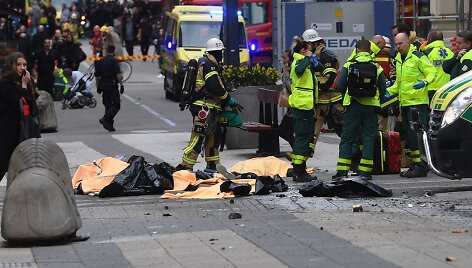 Stokholme sunkvežimis rėžėsi į minią žmonių