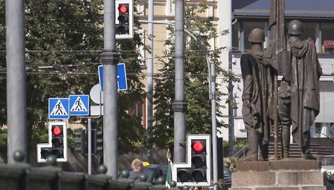 Vilniuje atidengta atminimo lenta okupacinės kariuomenės išvedimo 20-mečio proga.