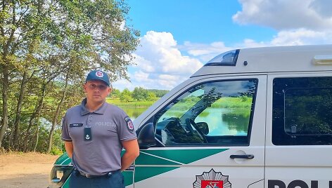 Artūras Ti&scaron;kus, Skuodo rajono Policijos komisariato Veiklos skyriaus vir&scaron;ininkas, per pora savaičių i&scaron; vandens telkinių i&scaron;traukė keturis žmones.