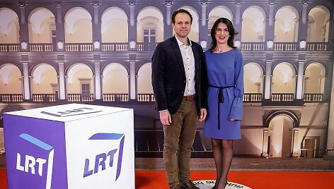 &bdquo;Auksinių bičių&ldquo; apdovanojimų akimirka