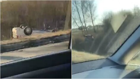 Kaune į griovį nulėkė ir vertėsi automobilis