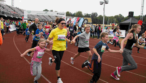 &bdquo;Ąžuolyno bėgimas 2016&ldquo; &ndash; sporto &scaron;ventė ne tik bėgimo entuziastams