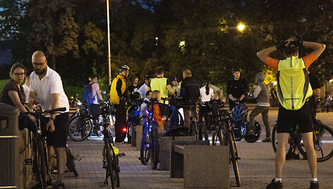 Naktinė &bdquo;kritinė masė&ldquo; kartu su &bdquo;Bike Ride Vilnius&ldquo;