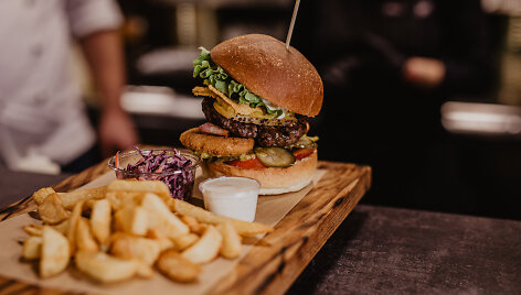 &bdquo;Burger Street&ldquo; mėsainis