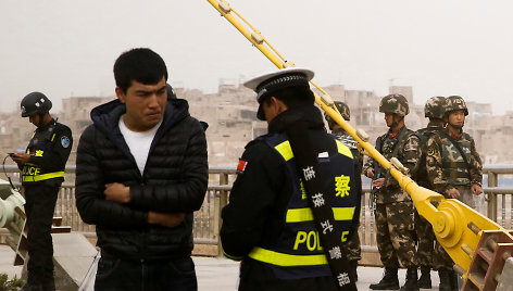 Dešimtys valstybių kaltina Kiniją dėl teisių pažeidimų Sindziango regione