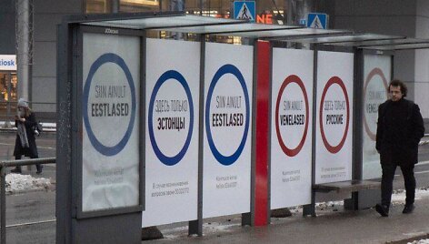 Skandalą sukėlę plakatai Talino centre