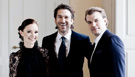 2014-ųjų &bdquo;Eurovizijos&ldquo; vedėjai Lise R&oslash;nne, Nikolajus Koppelas ir Pilou Asb&aelig;kas
