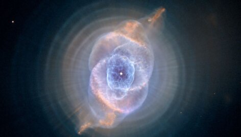 Lietuvos etnokosmologijos muziejaus iliustracija (toliau &ndash; LEM iliustr.)/Katės Akis &ndash; vienas gražiausių planetinių ūkų/Nasa.gov.)