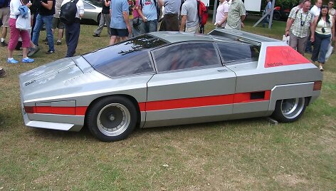 Navajo nė i&scaron; tolo nepriminė 33 Stradale, kurio pagrindu buvo sukurtas. (edvvc, Wikimedia(CC BY 2.0)