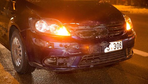 Sostinėje susidūrus dviem &bdquo;VW Golf&ldquo; &scaron;ovė oro pagalvės