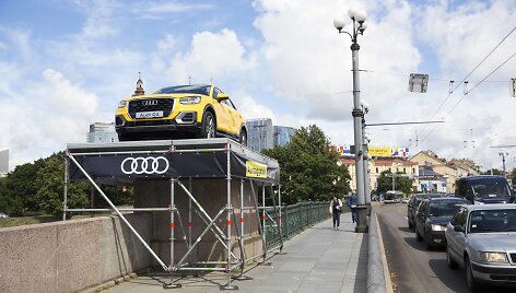 &bdquo;Audi&ldquo; reklama ant žaliojo tilto