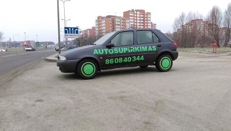 Klaipėdos &Scaron;iaurės prospekte neseniai pastatyta dar viena reklamomis apklijuota ma&scaron;ina mieste.