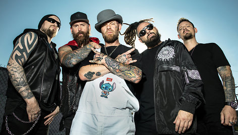 „Five Finger Death Punch“