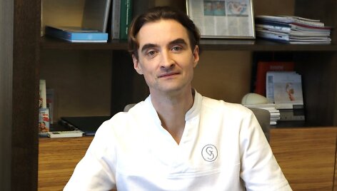 plastinės ir rekonstrukcinės chirurgijos gydytojas E. Zacharevskij