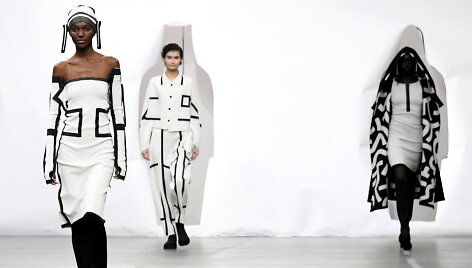 &bdquo;Issey Miyake&ldquo; 2020&ndash;2021 m. rudens ir žiemos kolekcijos modelis
