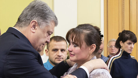 Petro Poro&scaron;enka su į nelaisvę paimtų jūreivių artimaisiais