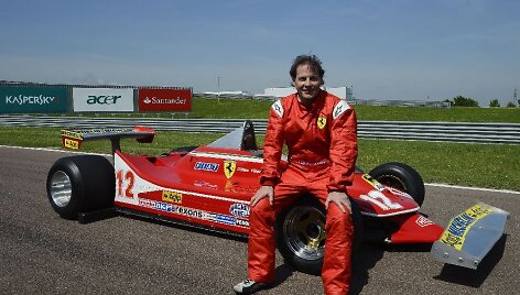 Jacquesas Villeneuve'as vairuoja savo tėvo, žuvusio prie&scaron; 30 metų, bolidą