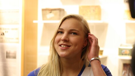 Rūta Meilutytė pristatė savo vardo saldainius &bdquo;Rūtos auksas&ldquo;