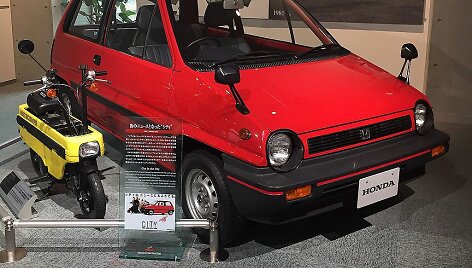 Honda City su Honda Motocompo. (Hideya, Wikimedia(CC BY-SA 4.0)