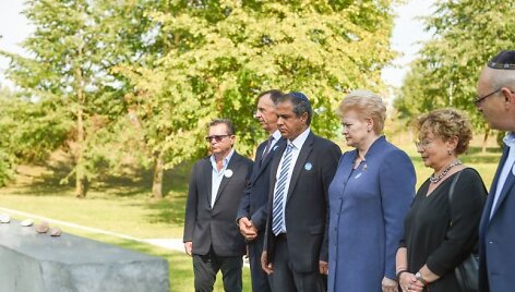 Prezidentė pagerbia Holokausto aukų atminimą