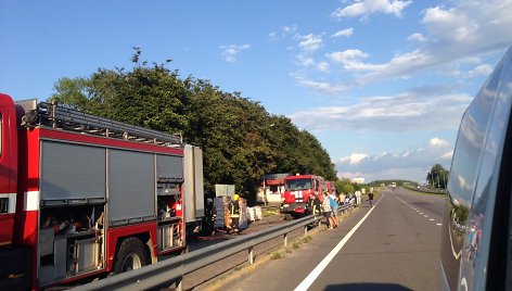 Vilniuje degė anglis gabenęs sunkvežimis.
