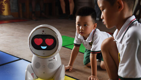 Robotas mokytojas &bdquo;Keeko&ldquo;