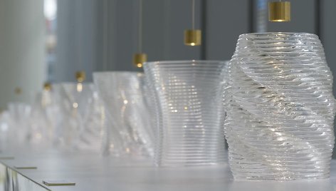 3D spausdintuvu pagamnti stiklo dirbiniai