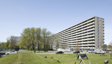 Namo &bdquo;DeFlat Kleiburg&ldquo; Amsterdame renovacija, arch. &bdquo;NL Architects&ldquo; ir &bdquo;XVW architectuur&ldquo;, Mies van der Rohe premija 2017 