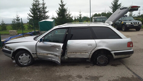 Sulaikytas kontrabandininkų automobilis
