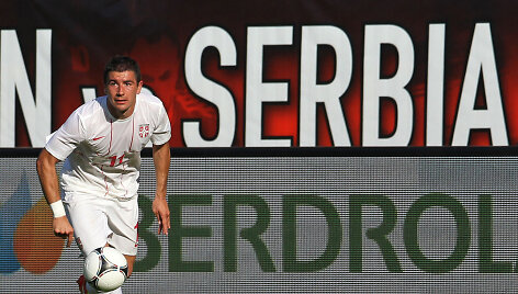 Serbijos futbolo rinktinės gynėjas A.Kolarovas.